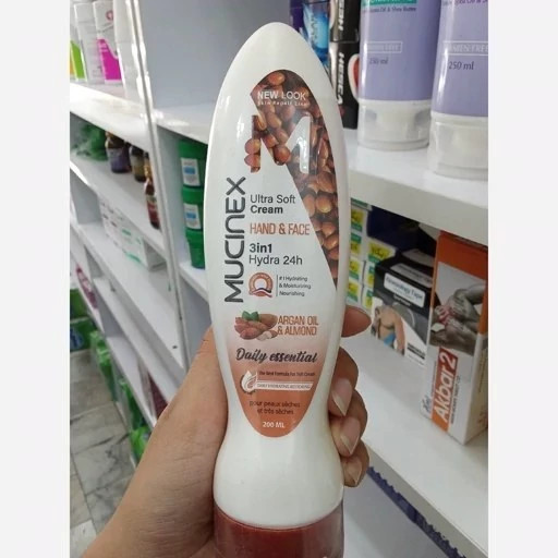 کرم مرطوب کننده و آبرسان ماسینکس حاوی روغن بادام