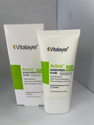 ضد آفتاب فلوئیدی ویتالایر با SPF50 بی رنگ ACTIVIT مناسب پوست چرب و مختلط حجم 50 میل