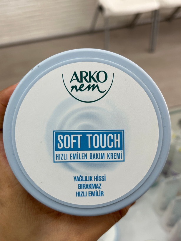 کرم مراقبتی با جذب سریع آرکو نم مدل Soft Touch حجم ۲۵۰ میلیلیتر