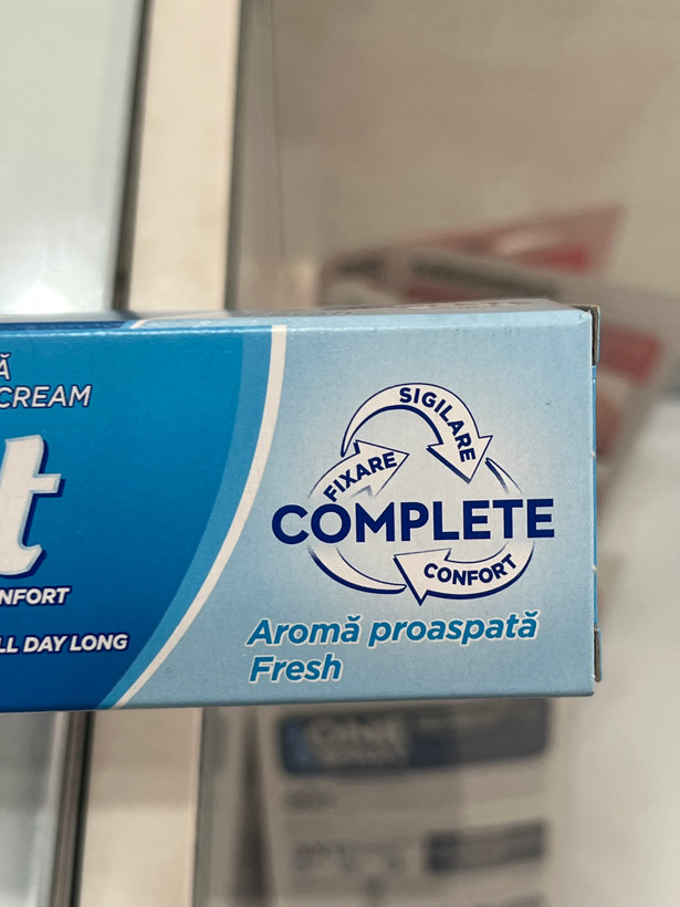 چسب دندان مصنوعی فیکسودنت مدل Complete Fresh وزن 47 گرم