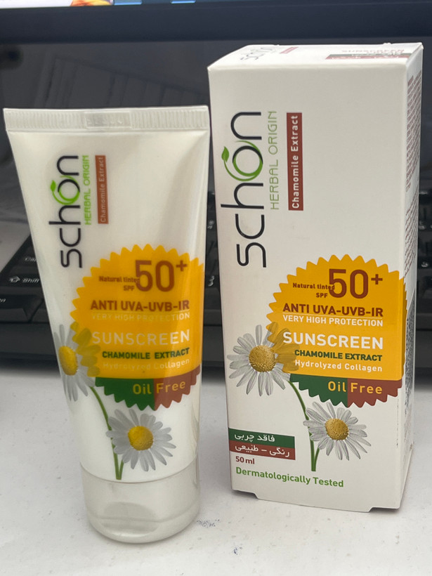 کرم ضد آفتاب رنگی طبیعی شون SPF 50+ فاقد چربی | مناسب پوستهای چرب