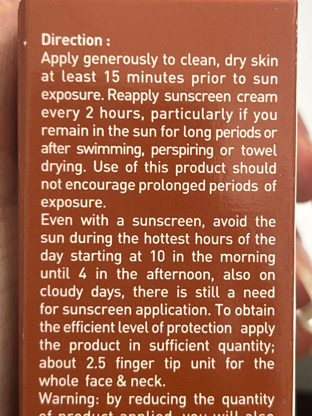 کرم ضد آفتاب رنگی طبیعی شون SPF 50+ فاقد چربی | مناسب پوستهای نرمال تا خشک
