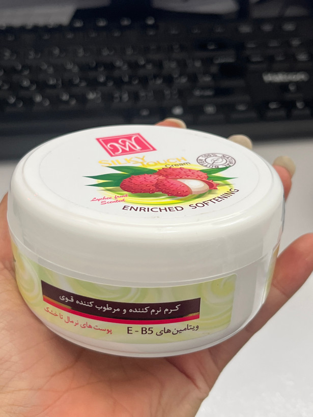 کرم کاسه ای سیلکی تاچ مای با رایحه میوه لیچی | ۲۰۰ میلیلیتر | نرمکننده و مرطوبکننده قوی
